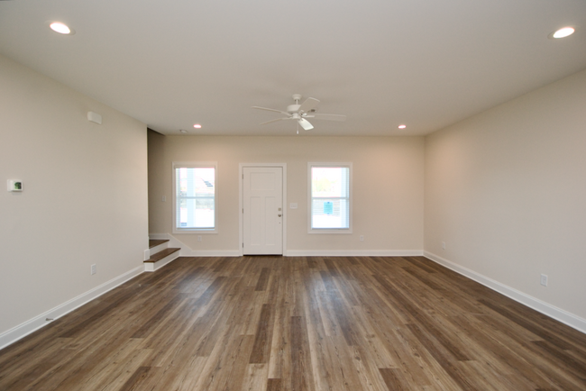 Building Photo - 3/2.5 Luxury Townhome Now Available!