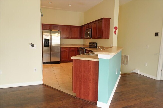 Building Photo - 7125 Harmony Square Dr S
