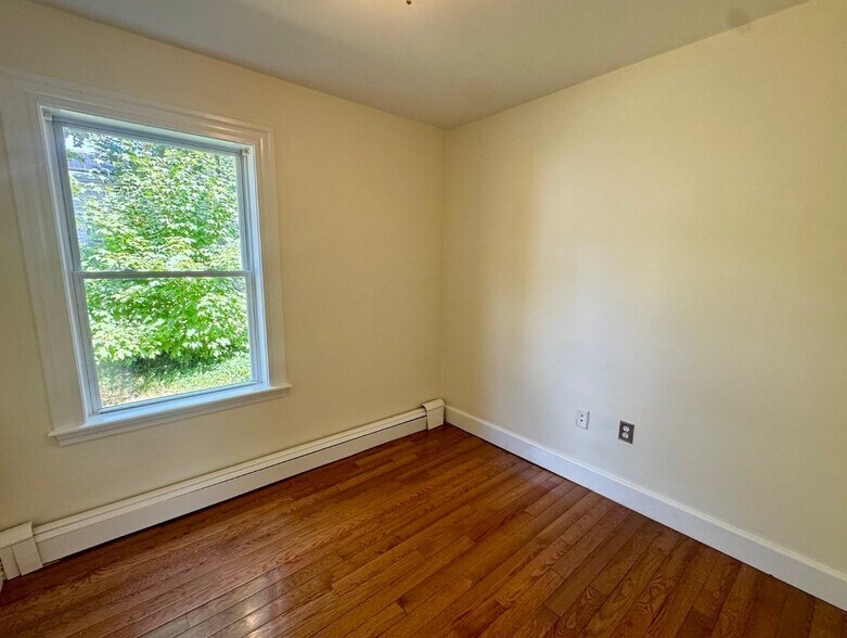 Building Photo - 48 Pleasant St