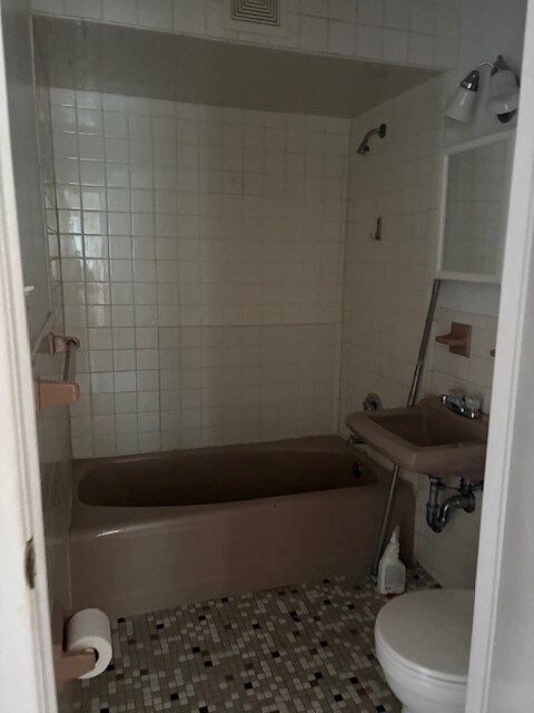 Bathroom - 485 Valley St