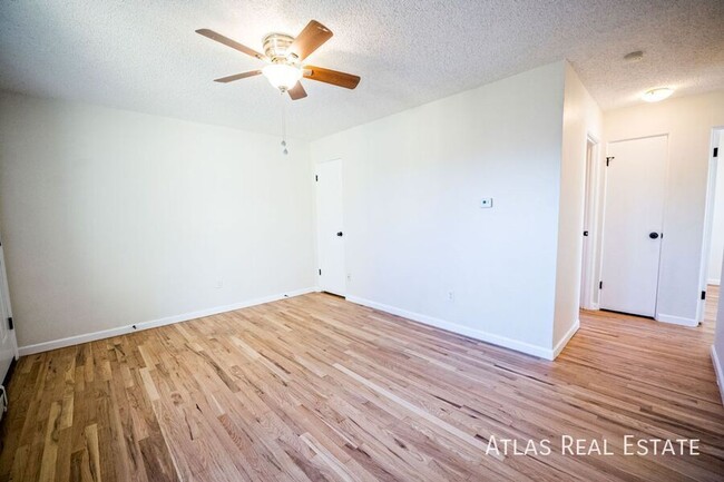 Building Photo - NEWLY RENOVATED - Beautiful 2bed, 1bath in...