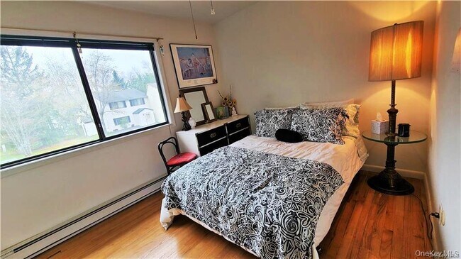 Building Photo - 52 Medallion Rd