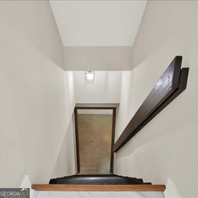 Building Photo - 3270 Brookview Dr