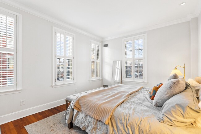 Building Photo - 400 S Lee St