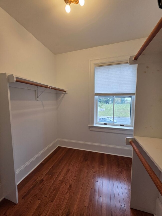 Building Photo - 1306 Officers Row