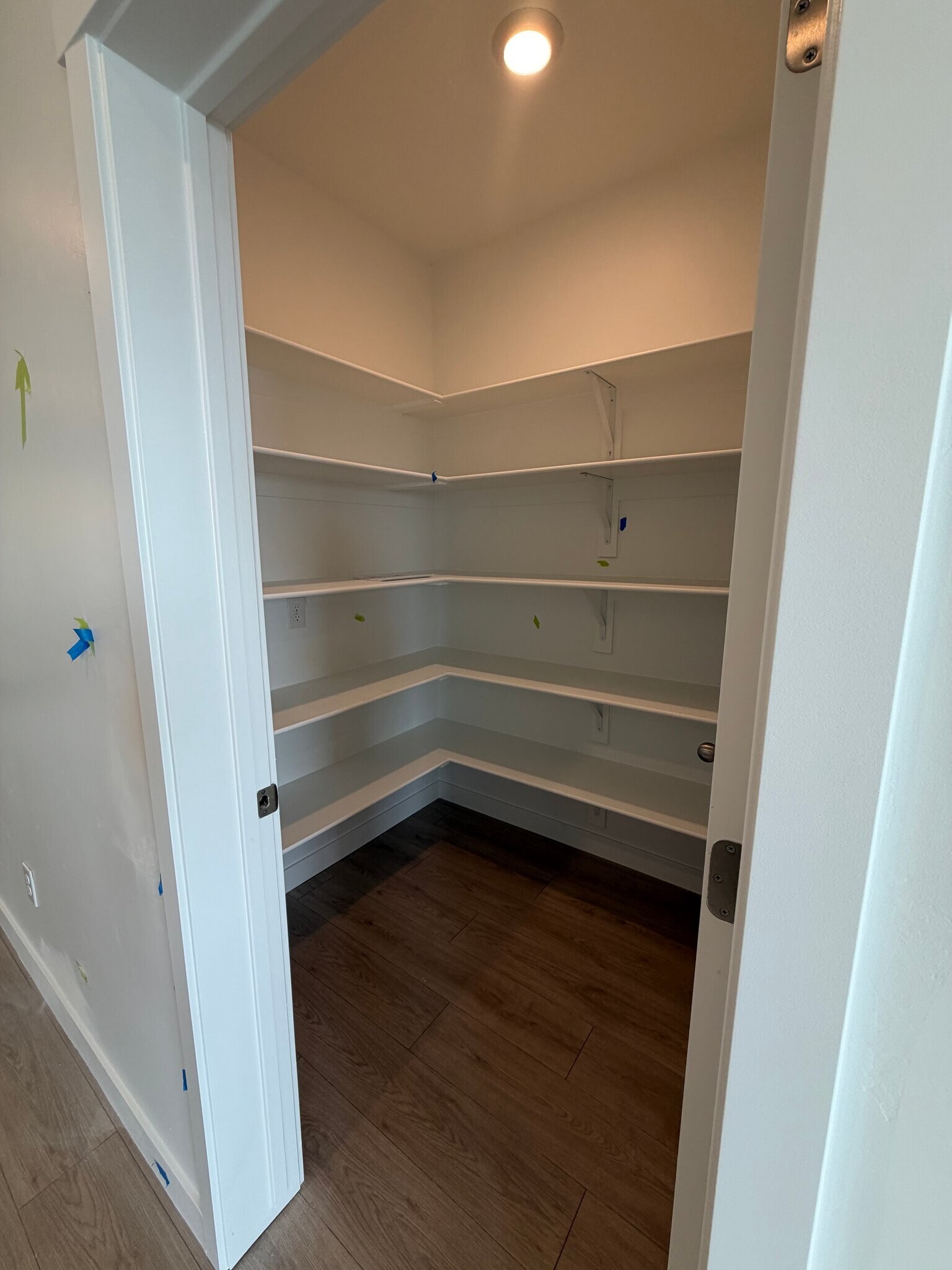 Building Photo - 537 E Levengrove Dr