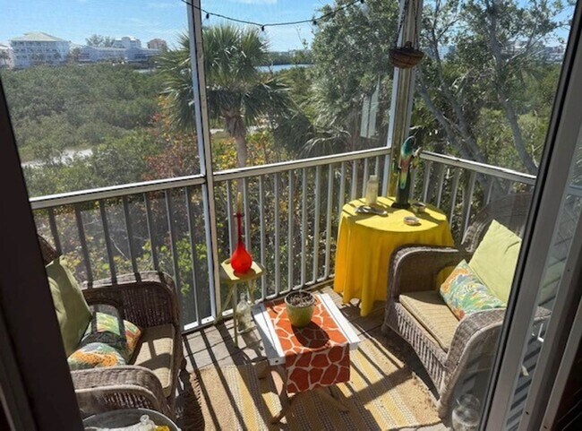 Building Photo - Luxury living with an Intracoastal view and direct access to dock, marina and lift