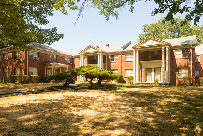 Building Photo - Camellia - Magnolia Gardens Apartments