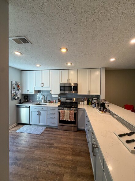 Building Photo - 9937 Oakton Terrace Rd