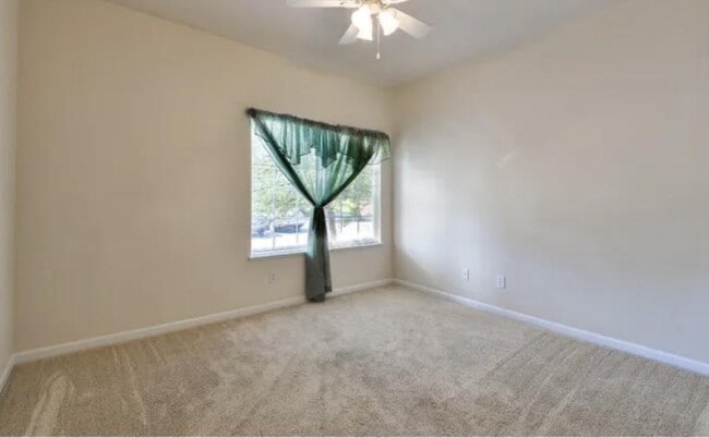 Building Photo - 126 Beacon Way
