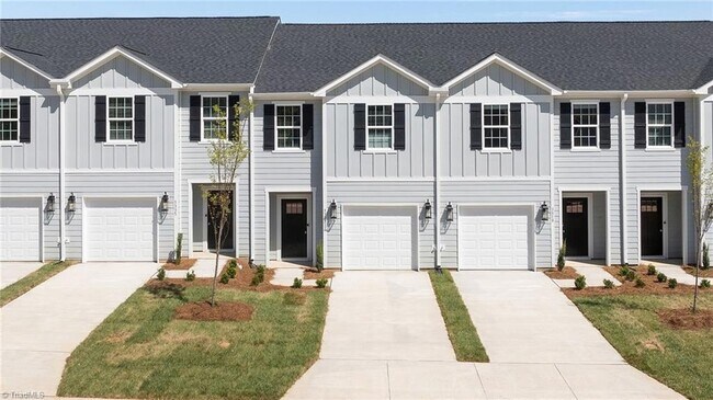Building Photo - 1729 University Dr