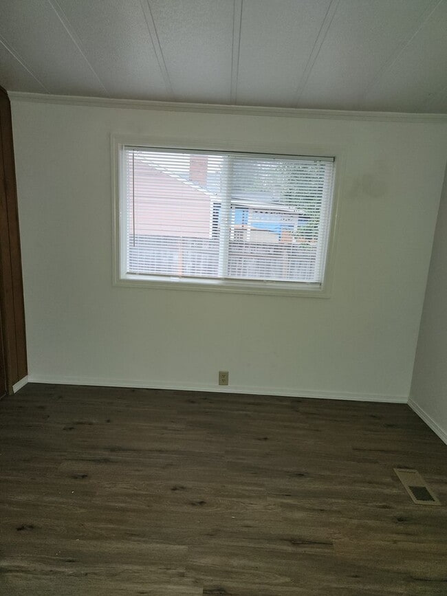 Building Photo - 1125 2nd Ave