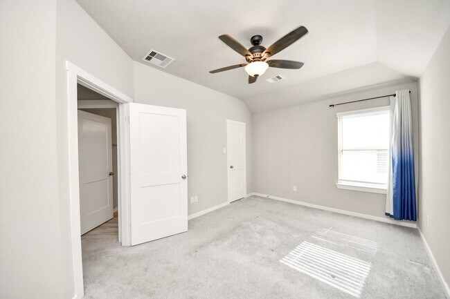 Building Photo - 24754 Levante Dr