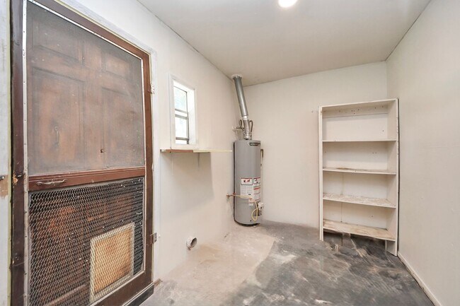 Building Photo - 2404 Grape Ln