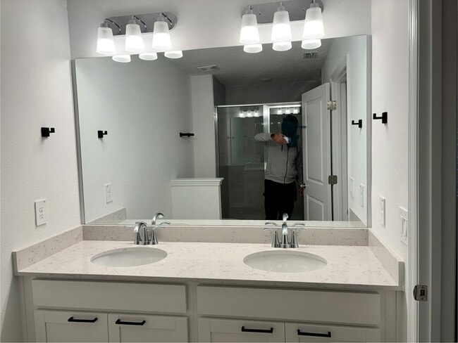 Building Photo - 3491 SE 37th Ct