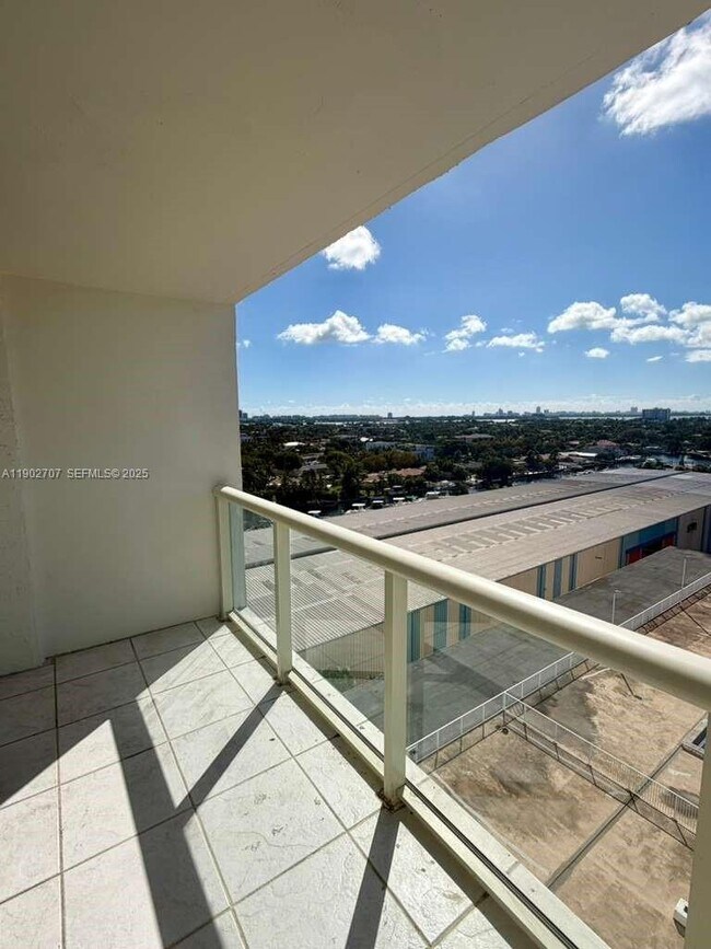 Building Photo - 13499 Biscayne Blvd