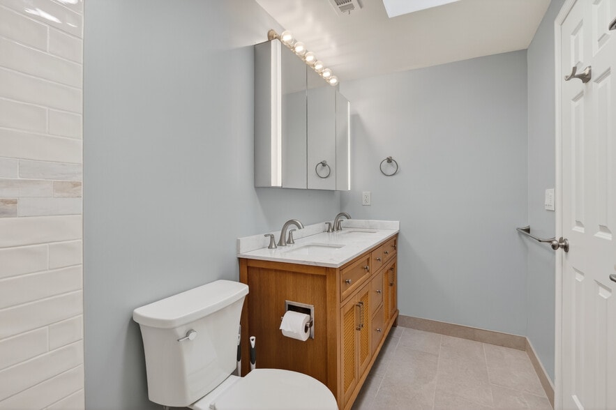 Building Photo - 19204 Saint Johnsbury Ln