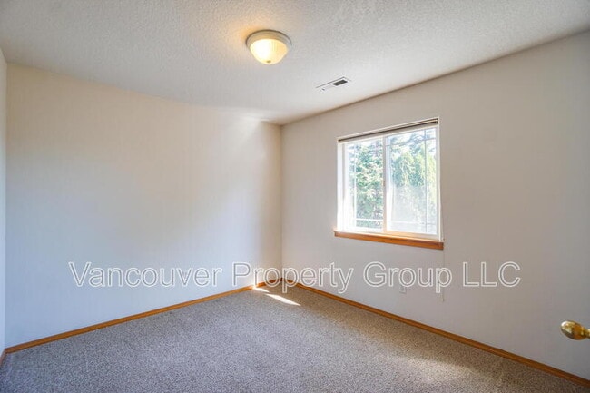 Building Photo - 6416 NE 163rd Ave