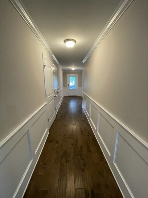 Building Photo - 2124 Kinsale Ave