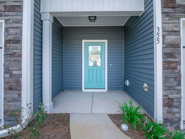 Building Photo - 355 S Stingray Ln