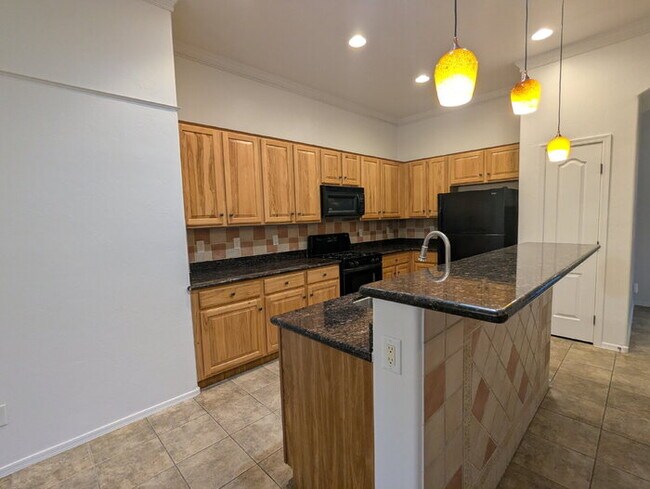 Building Photo - Rancho Sahuarita with Pool/Spa with Lake v...