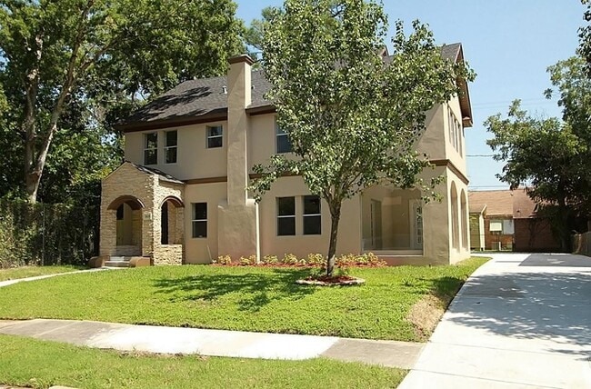 Building Photo - 2619 Prospect St