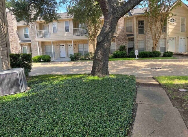 Building Photo - 7575 Cambridge St