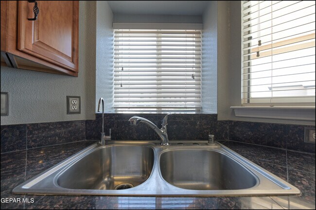 Building Photo - 6300 Franklin Vista Dr