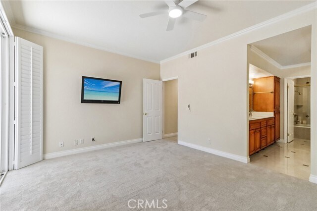 Building Photo - 10 Pantano