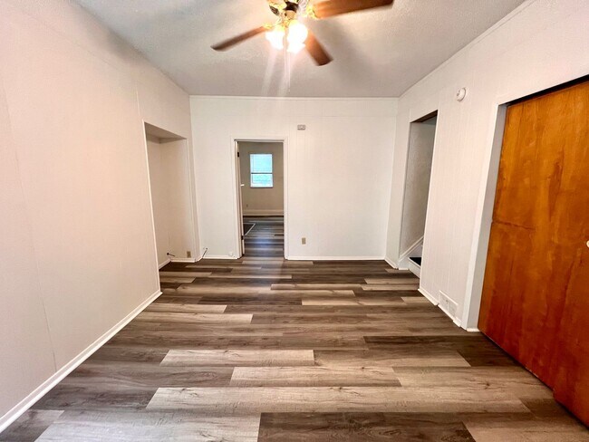 Building Photo - 1509 Hatteras St