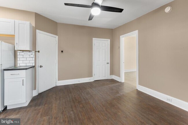 Building Photo - 113 Sumac St