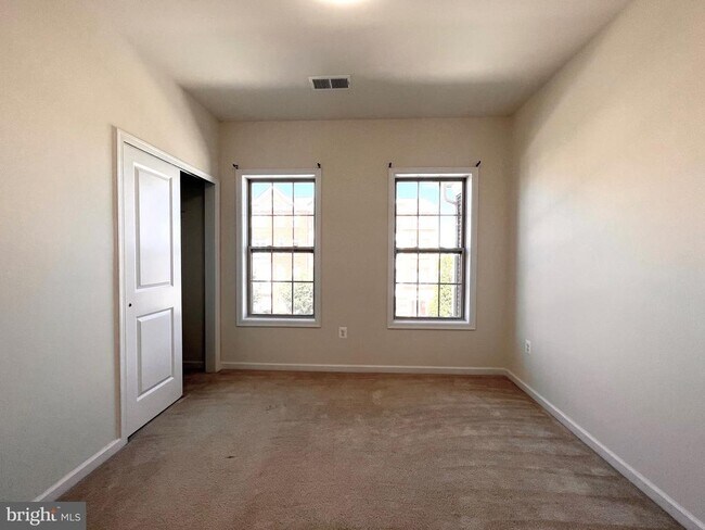 Building Photo - 23480 Logans Ridge Terrace