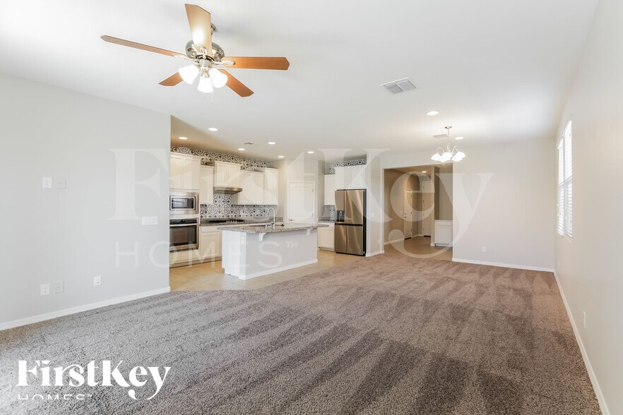 Building Photo - 2027 Kenton Way