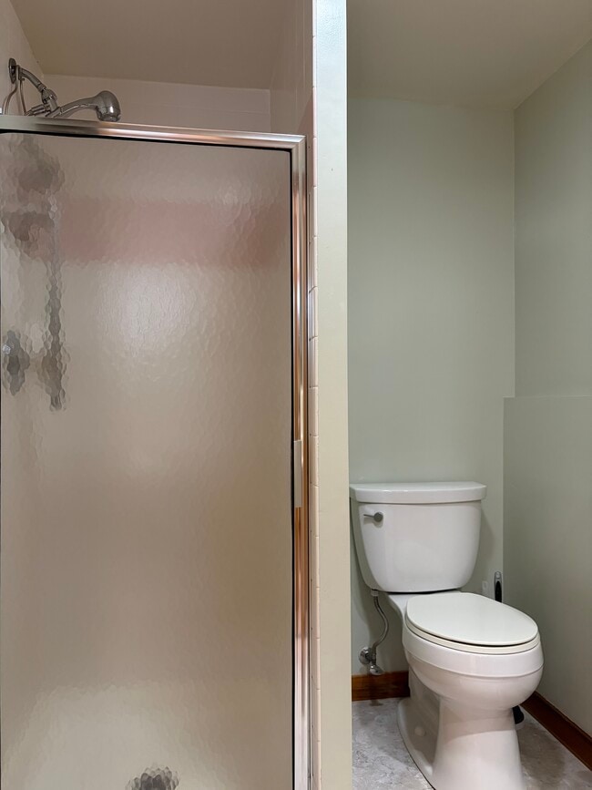 Building Photo - 6526 Bettys Ln