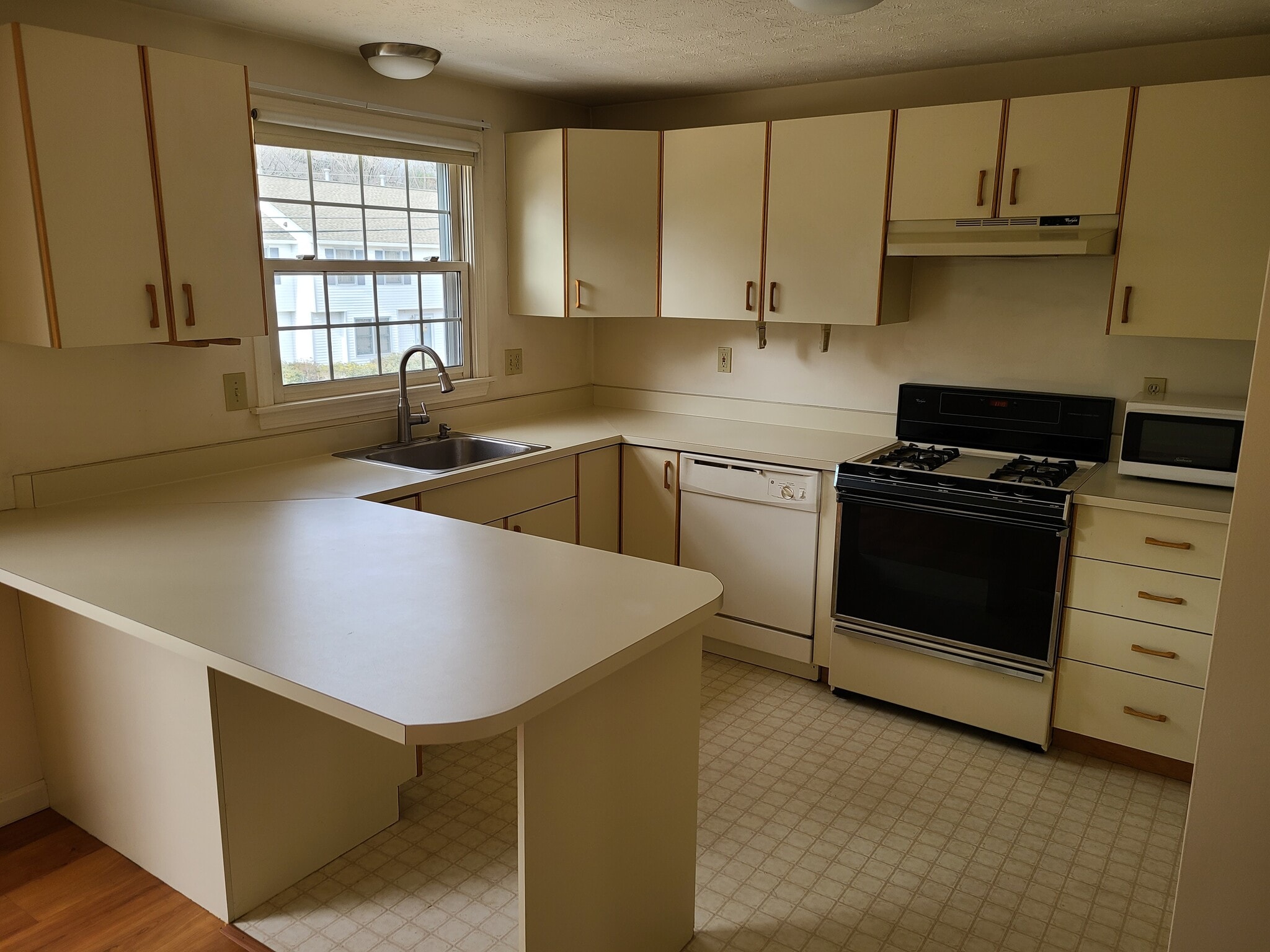 Building Photo - 48 Lochmere Ln