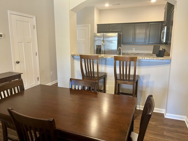 Building Photo - 205 Promenade Ln