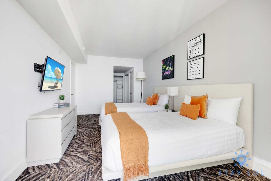 Building Photo - 4111 S Ocean Dr