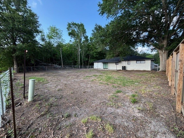 Building Photo - 445 Dallas St