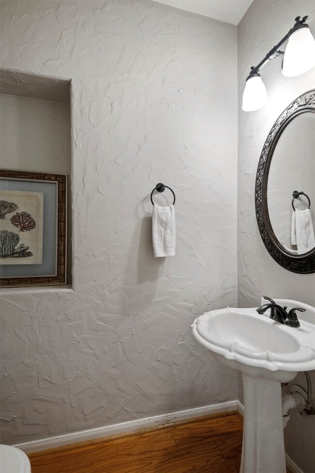 Building Photo - 35 N York Gate Ct