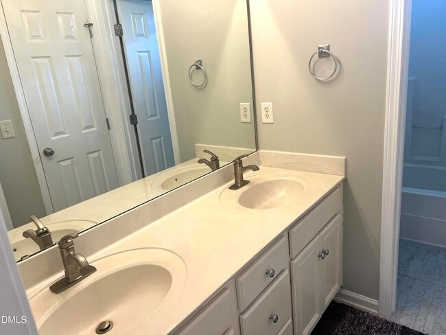 Building Photo - 1020 Delta River Way