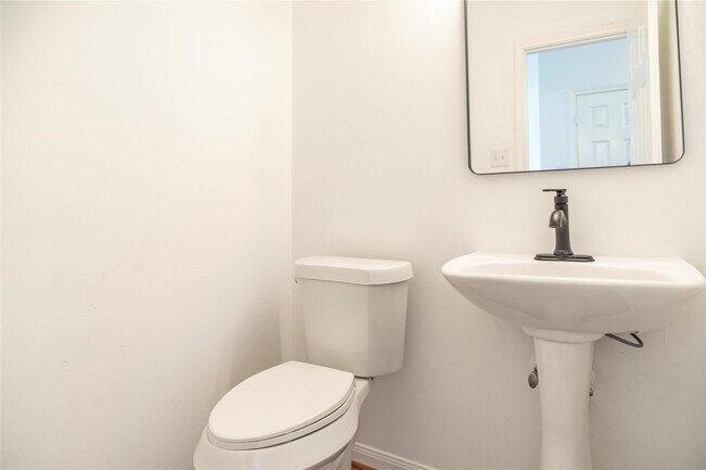 Building Photo - 16327 Woma Ct