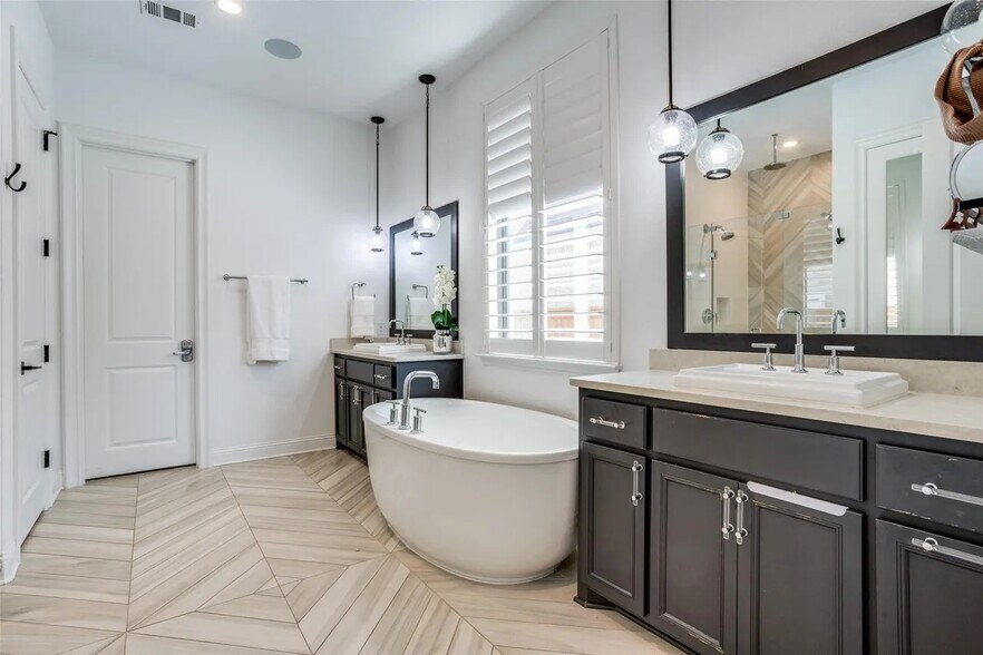 Building Photo - 7450 Zachery Dr