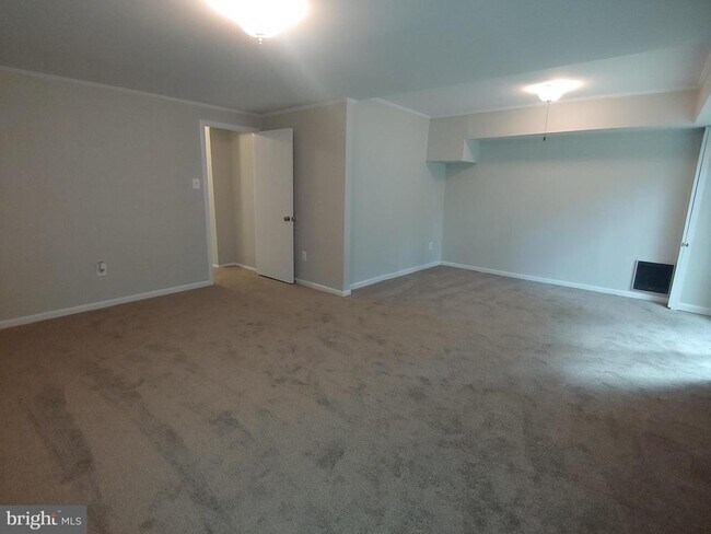 Building Photo - 1744 Laurance Ct