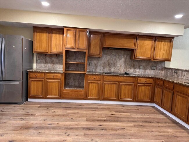 Building Photo - 3230 Meadway Dr