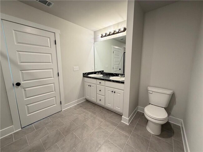 Building Photo - 106 Charlie Wy