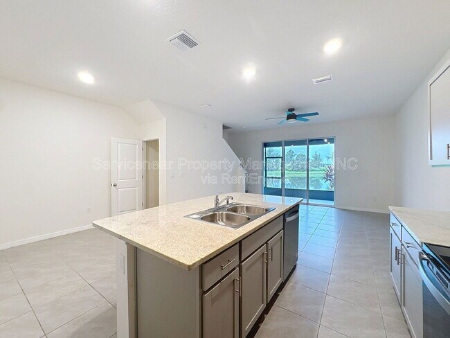 Building Photo - 32988 Major Oak Dr