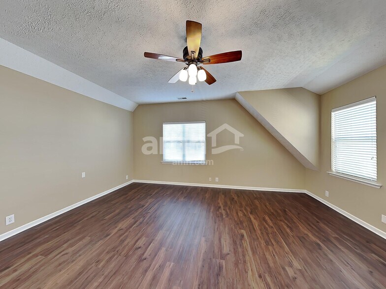 Building Photo - 1642 Zurich Dr