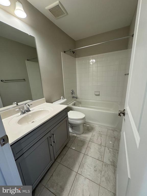 Building Photo - 120 Tolocka Terrace NE