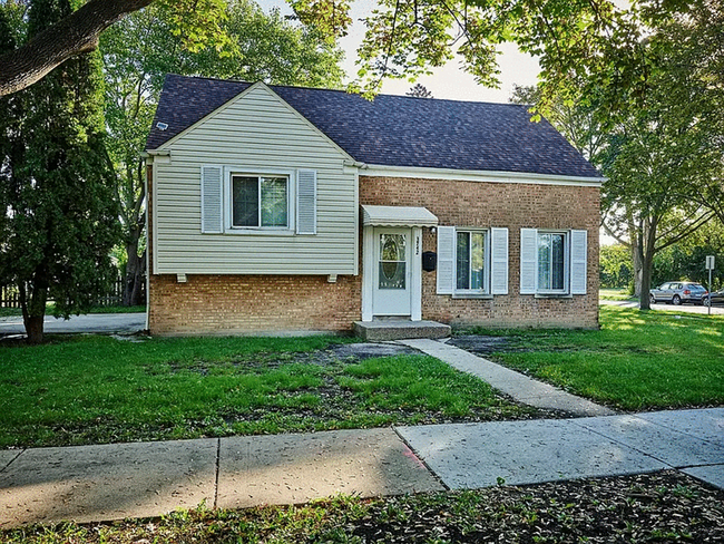 Building Photo - 3742 W. NorthShore Ave, Lincolnwood