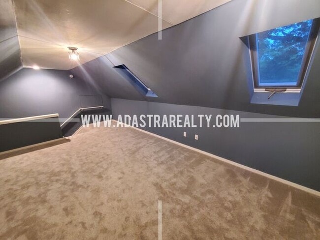 Building Photo - Beautiful Home in the Heart of Overland Pa...